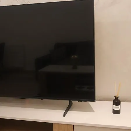 Modern With Jacuzzi In Center Апартаменты