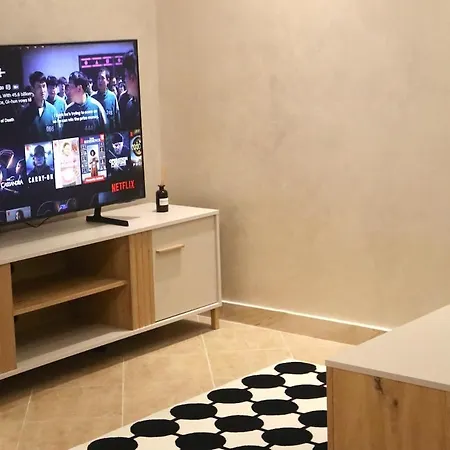 Modern With Jacuzzi In Center Нови-Сад