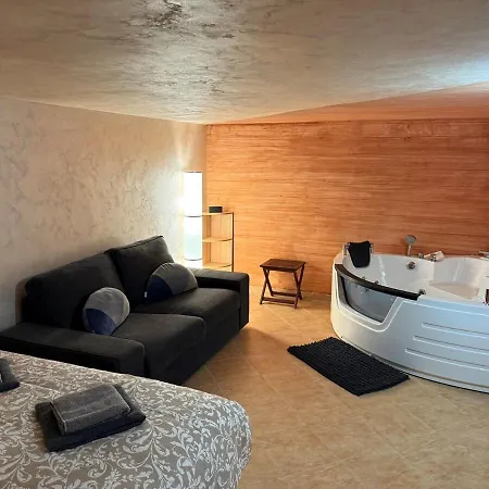 Modern With Jacuzzi In Center Novi Sad